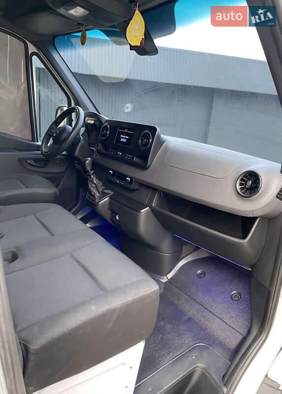 Вантажопасажирський фургон Mercedes-Benz Sprinter 2019 в Чернівцях