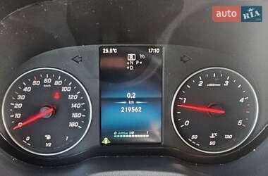 Грузовой фургон Mercedes-Benz Sprinter 2022 в 