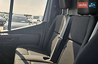 Грузовой фургон Mercedes-Benz Sprinter 2022 в 