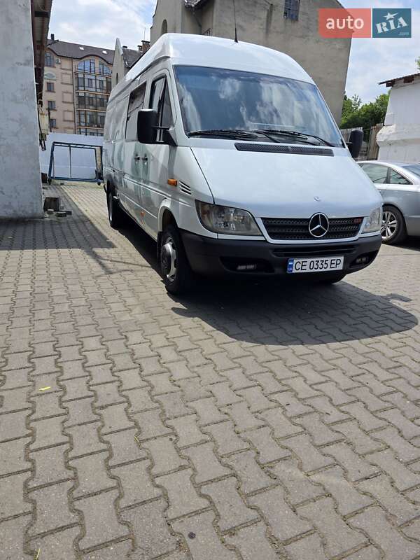Грузовой фургон Mercedes-Benz Sprinter 2004 в 