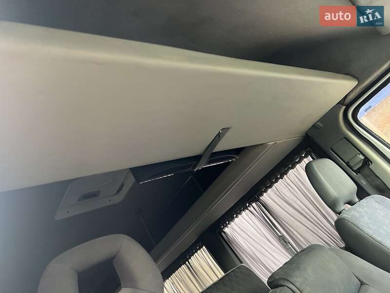 Вантажопасажирський фургон Mercedes-Benz Sprinter 2006 в Сокалі