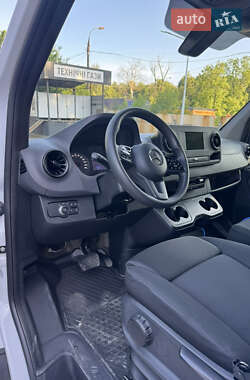 Грузовой фургон Mercedes-Benz Sprinter 2021 в 