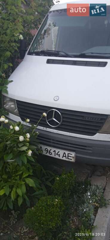 Грузовой фургон Mercedes-Benz Sprinter 1998 в 