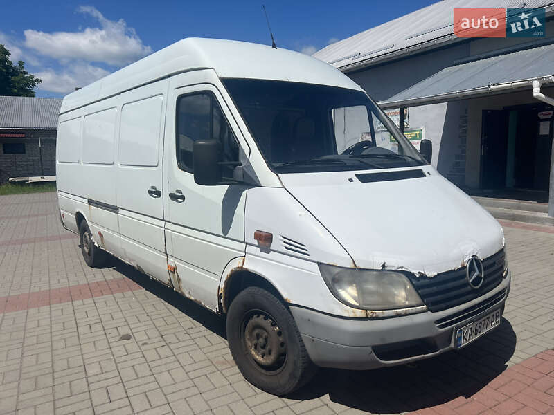 Mercedes-Benz Sprinter 2000