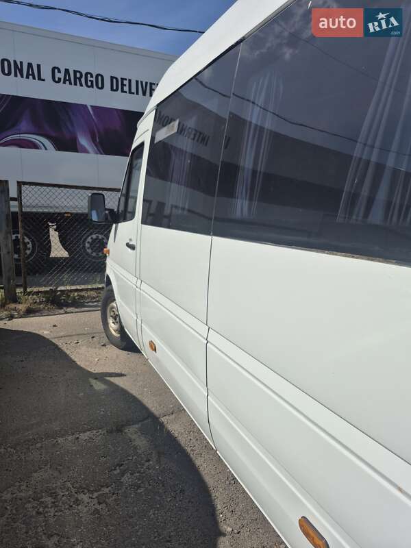 Пригородный автобус Mercedes-Benz Sprinter 2004 в Харькове