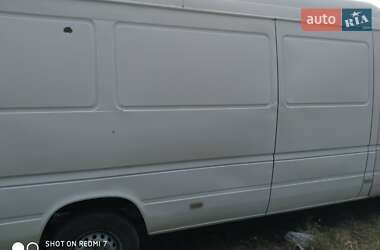 Грузовой фургон Mercedes-Benz Sprinter 2004 в 