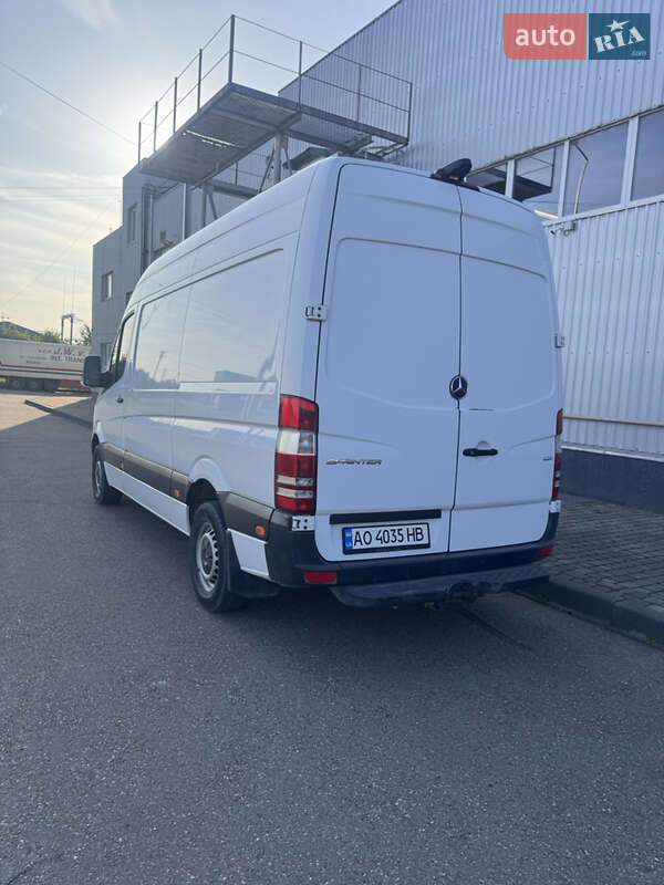 Вантажний фургон Mercedes-Benz Sprinter 2015 в Виноградові