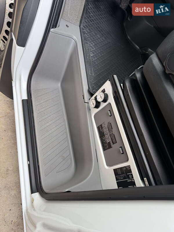 Вантажопасажирський фургон Mercedes-Benz Sprinter 2015 в Чернівцях