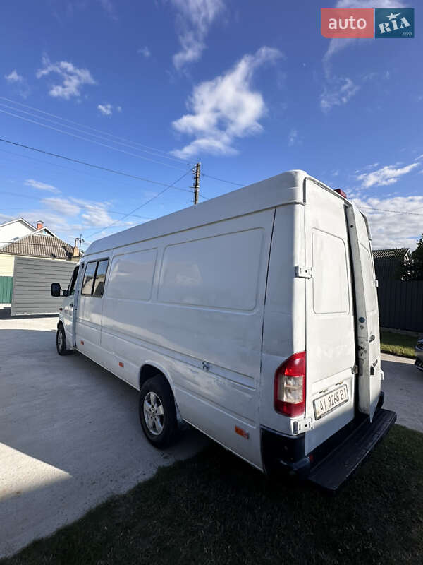 Mercedes-Benz Sprinter 2005