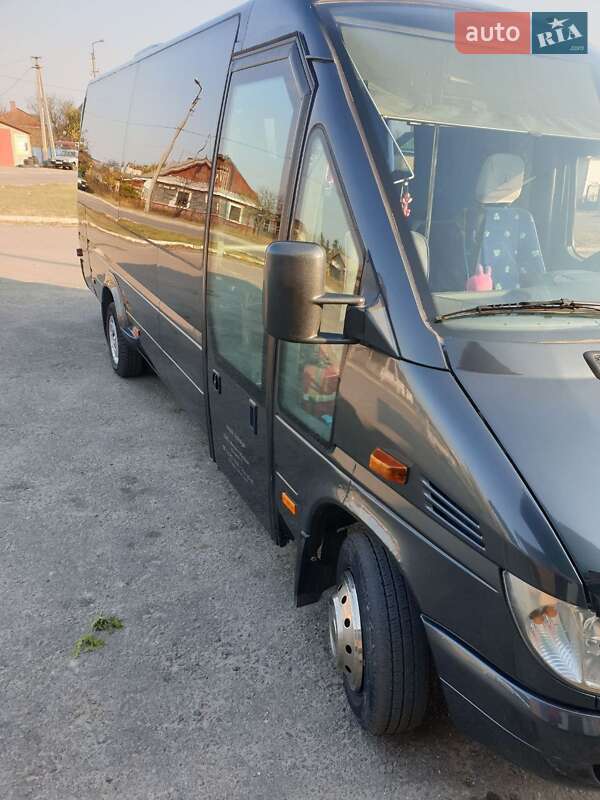 Туристический / Междугородний автобус Mercedes-Benz Sprinter 2006 в Сарнах