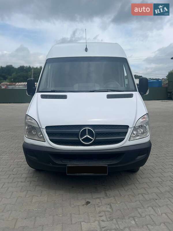 Mercedes-Benz Sprinter 2012