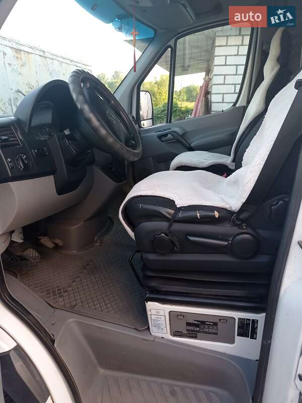 Вантажний фургон Mercedes-Benz Sprinter 2007 в Кременчуці фото 6 Вантажний фургон Mercedes-Benz Sprinter 2007 в Кременчуці