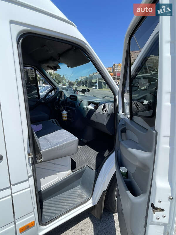 Грузовой фургон Mercedes-Benz Sprinter 2005 в Самборе