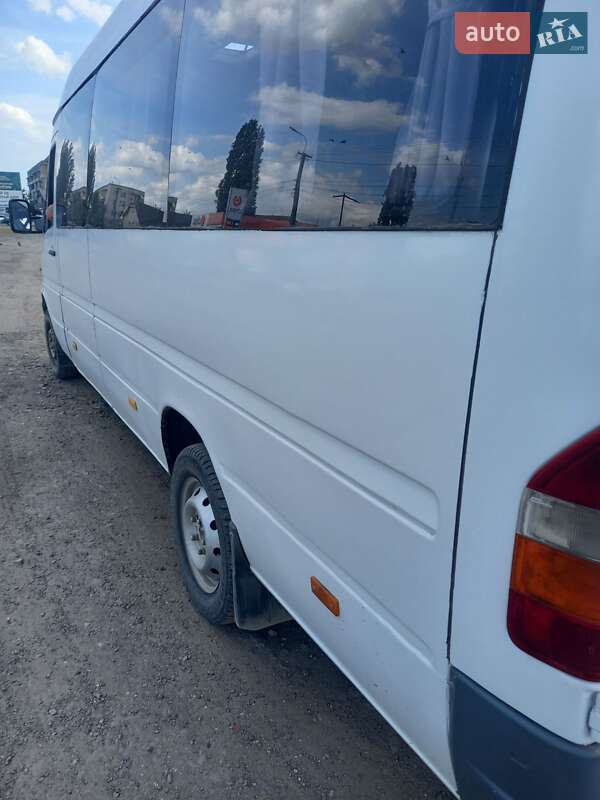 Приміський автобус Mercedes-Benz Sprinter 1999 в Береговому