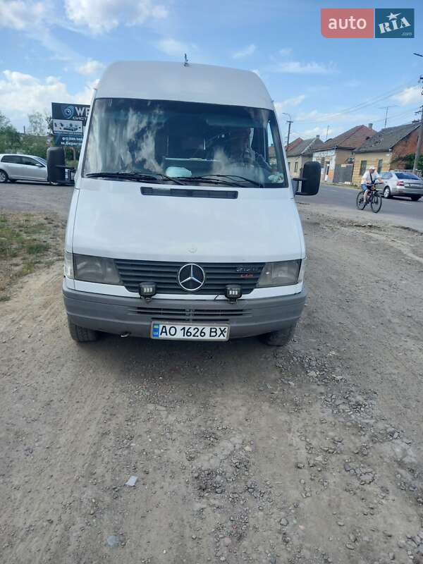 Приміський автобус Mercedes-Benz Sprinter 1999 в Береговому
