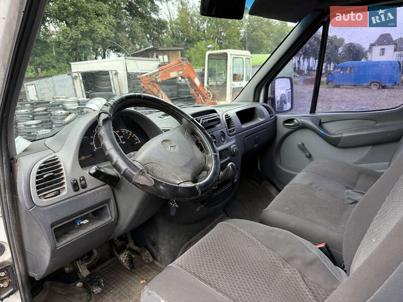 Грузовой фургон Mercedes-Benz Sprinter 2002 в Стрые