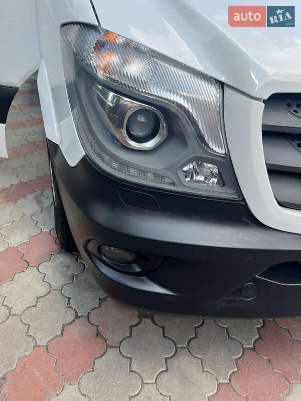 Вантажний фургон Mercedes-Benz Sprinter 2015 в Вінниці
