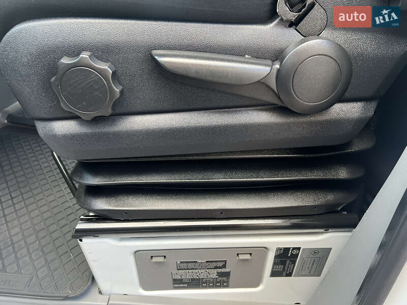 Вантажний фургон Mercedes-Benz Sprinter 2015 в Вінниці