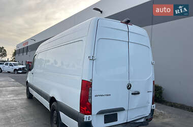 Грузовой фургон Mercedes-Benz Sprinter 2020 в 