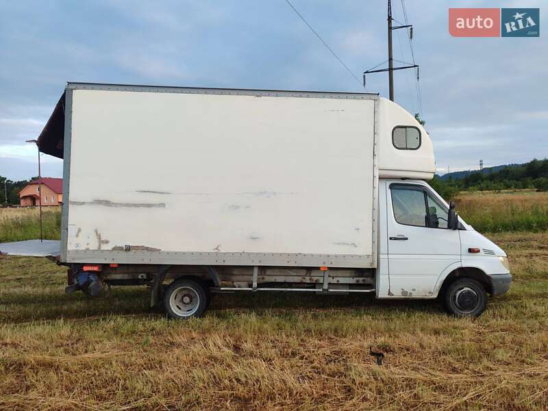 Грузовой фургон Mercedes-Benz Sprinter 2005 в Стрые