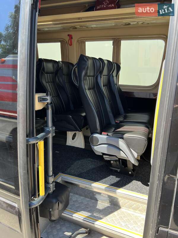 Туристичний / Міжміський автобус Mercedes-Benz Sprinter 2014 в Києві