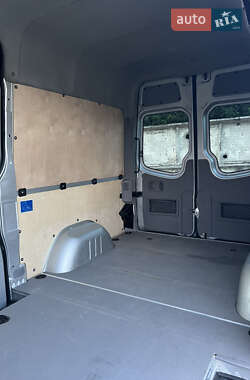 Грузовой фургон Mercedes-Benz Sprinter 2015 в 