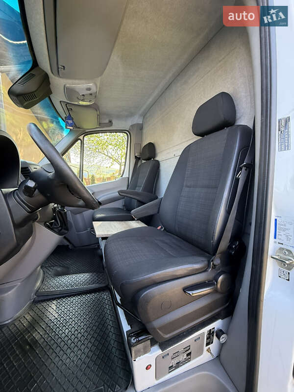 Автовоз Mercedes-Benz Sprinter 2015 в Косове