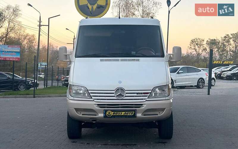 Грузовой фургон Mercedes-Benz Sprinter 2002 в Черновцах