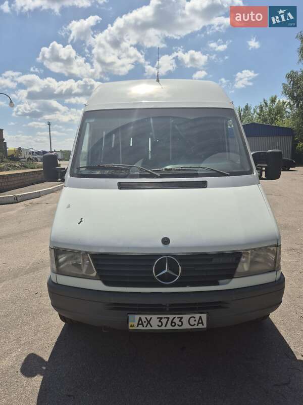 Приміський автобус Mercedes-Benz Sprinter 2000 в Харкові