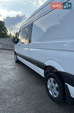 Грузовой фургон Mercedes-Benz Sprinter 2015 в 