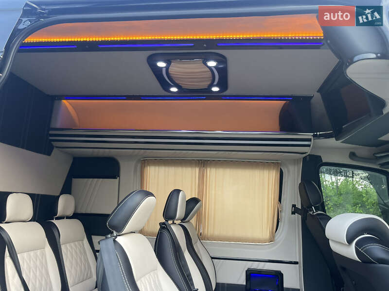 Вантажопасажирський фургон Mercedes-Benz Sprinter 2017 в Коломиї