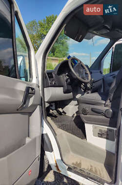 Грузовой фургон Mercedes-Benz Sprinter 2011 в 