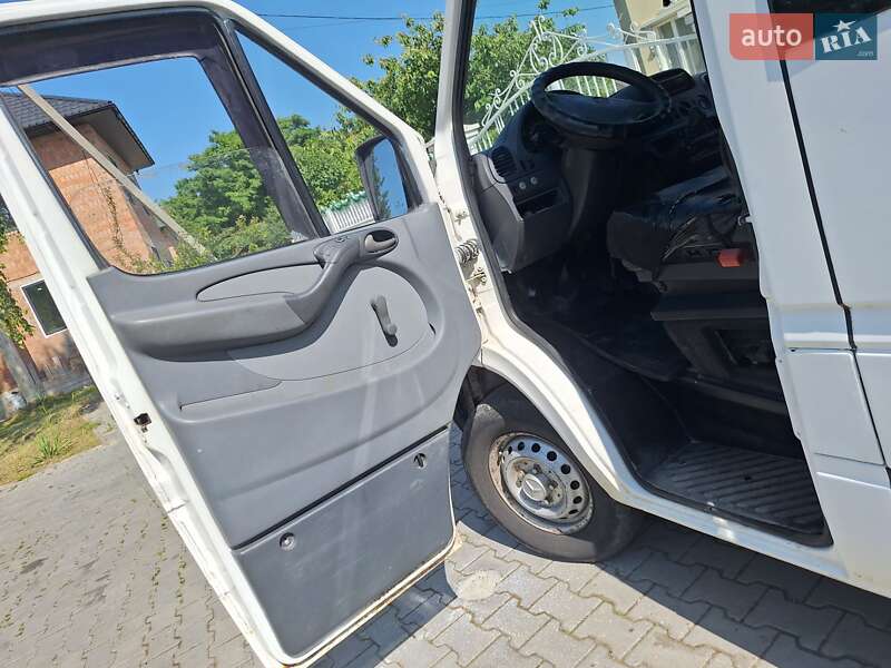 Мікроавтобус Mercedes-Benz Sprinter 2000 в Чернівцях