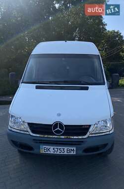 Грузовой фургон Mercedes-Benz Sprinter 2004 в Ровно