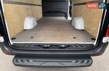 Грузовой фургон Mercedes-Benz Sprinter 2020 в 