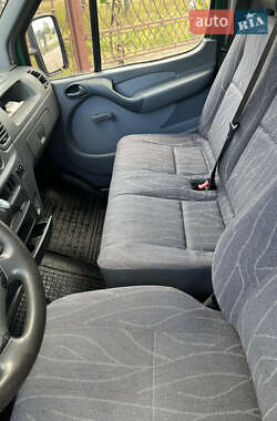 Грузовой фургон Mercedes-Benz Sprinter 2002 в 