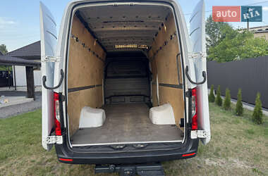 Грузовой фургон Mercedes-Benz Sprinter 2018 в 