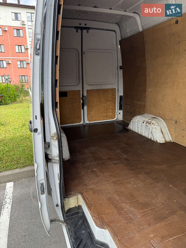 Вантажний фургон Mercedes-Benz Sprinter 2005 в Рівному
