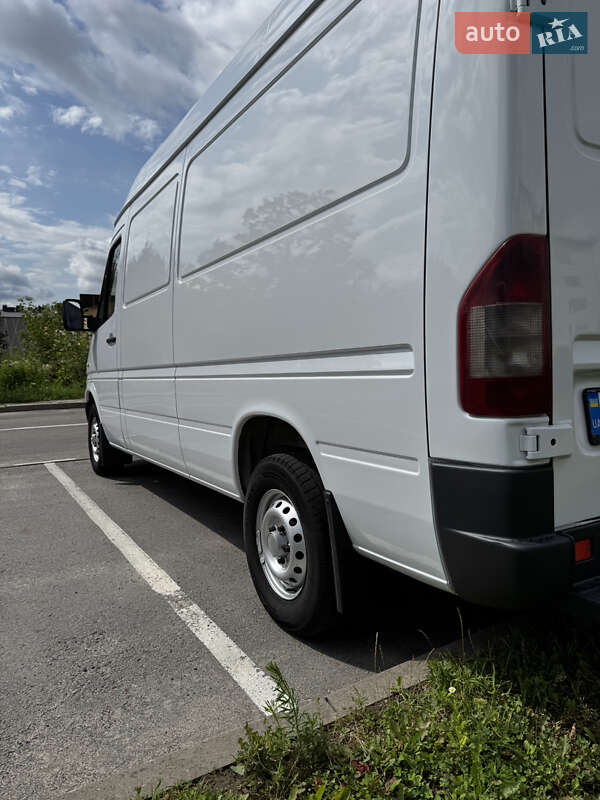 Вантажний фургон Mercedes-Benz Sprinter 2005 в Рівному