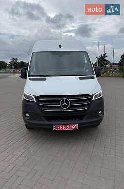 Грузовой фургон Mercedes-Benz Sprinter 2021 в 