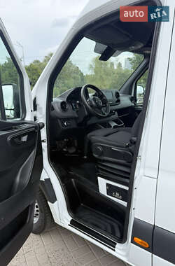 Грузовой фургон Mercedes-Benz Sprinter 2021 в 