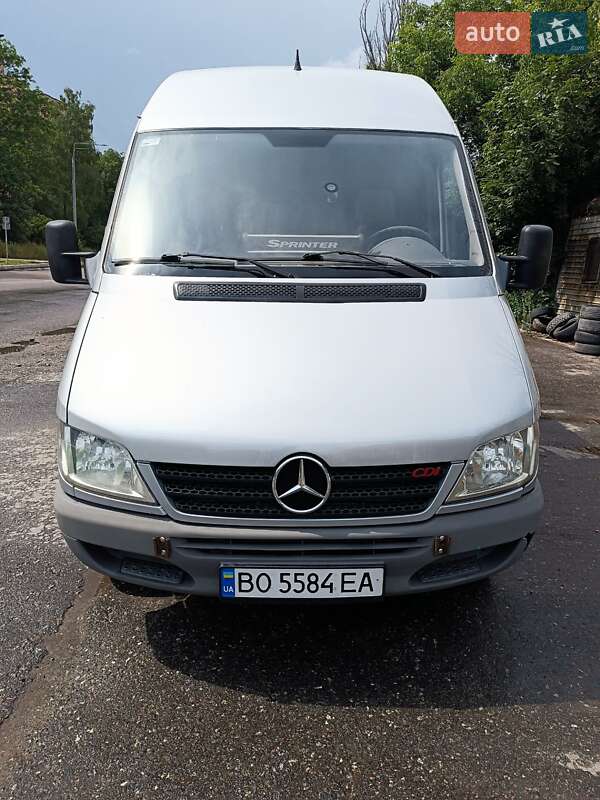 Грузовой фургон Mercedes-Benz Sprinter 2005 в 