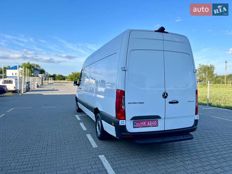 Грузовой фургон Mercedes-Benz Sprinter 2021 в Нововолынске