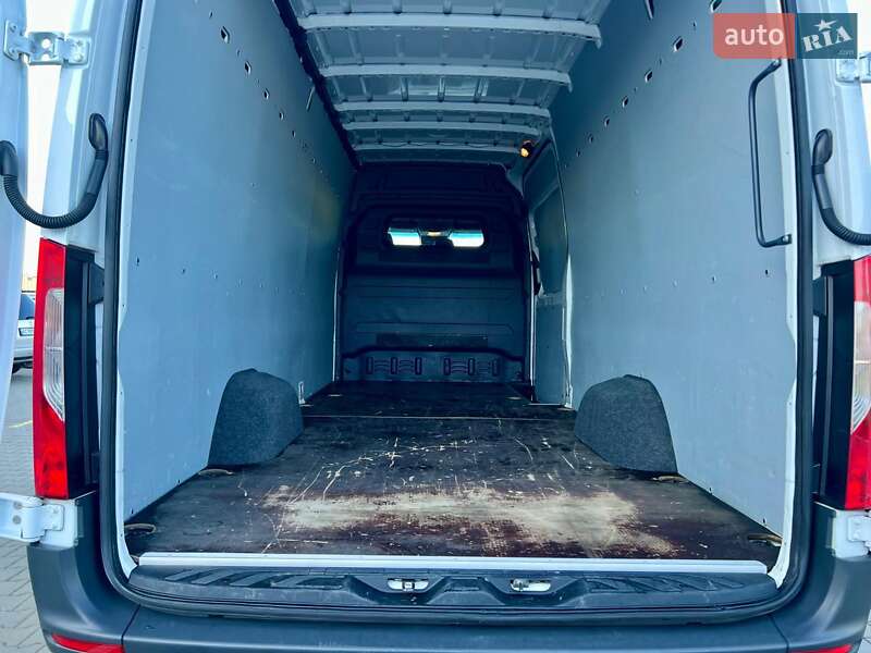 Грузовой фургон Mercedes-Benz Sprinter 2021 в Нововолынске