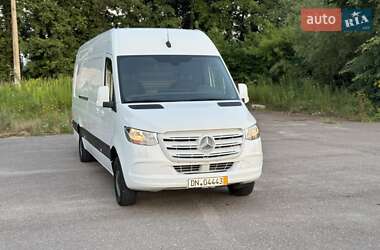 Грузовой фургон Mercedes-Benz Sprinter 2020 в 