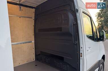 Грузовой фургон Mercedes-Benz Sprinter 2020 в 