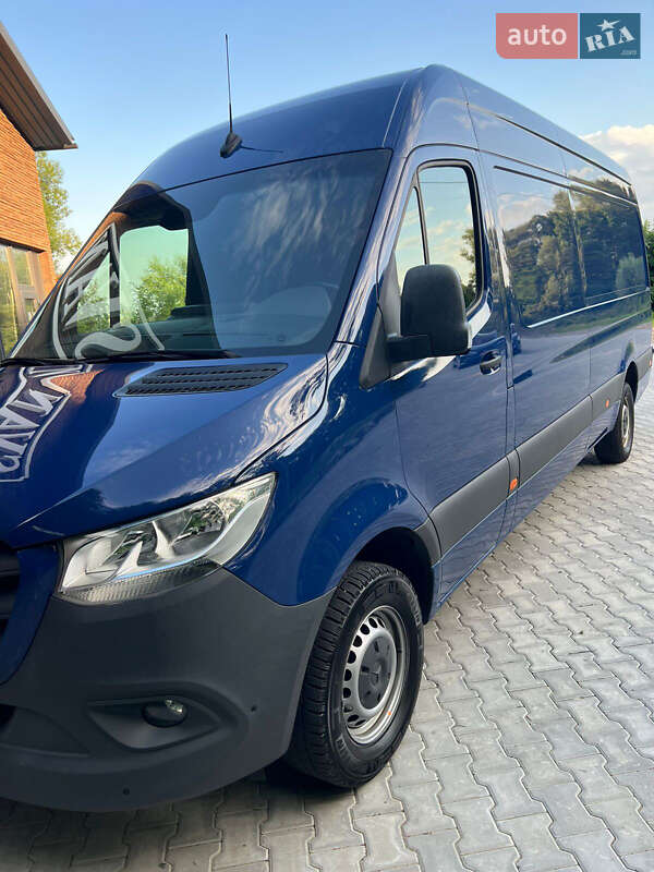 Грузовой фургон Mercedes-Benz Sprinter 2022 в Черновцах