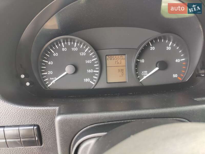 Грузовой фургон Mercedes-Benz Sprinter 2011 в Ровно