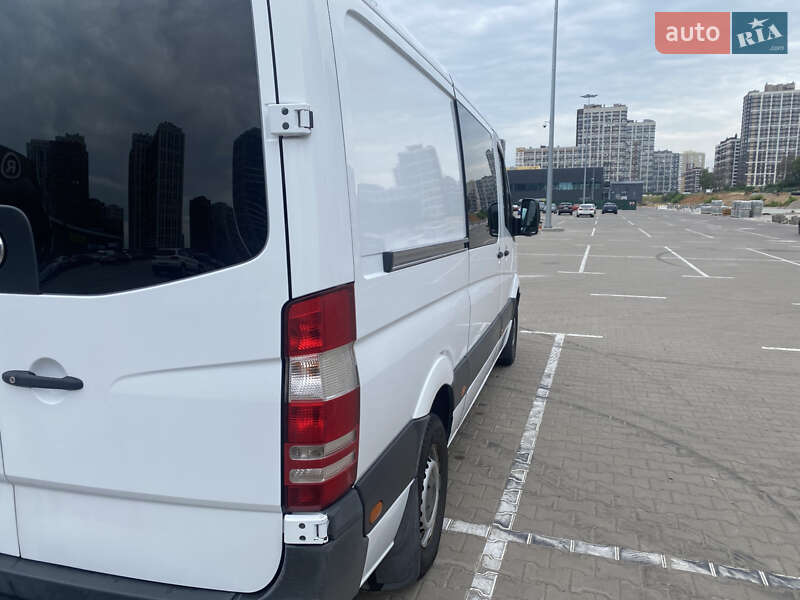 Вантажний фургон Mercedes-Benz Sprinter 2011 в Києві