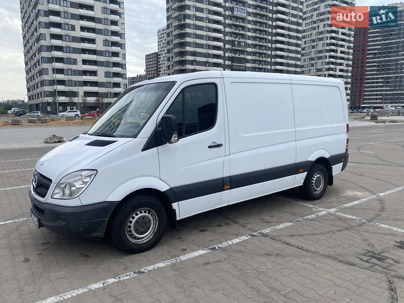Вантажний фургон Mercedes-Benz Sprinter 2011 в Києві